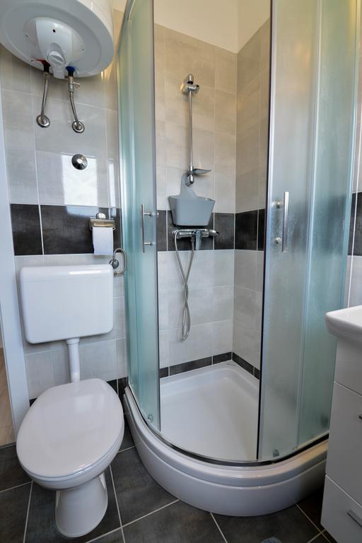 Arta Apartment *