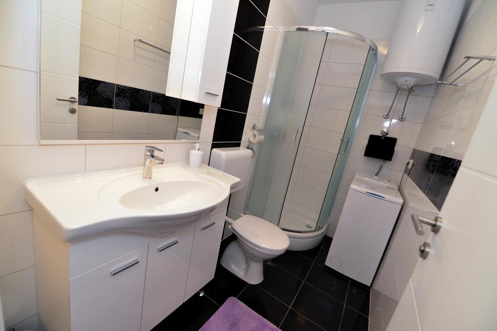 Apartment Arta *