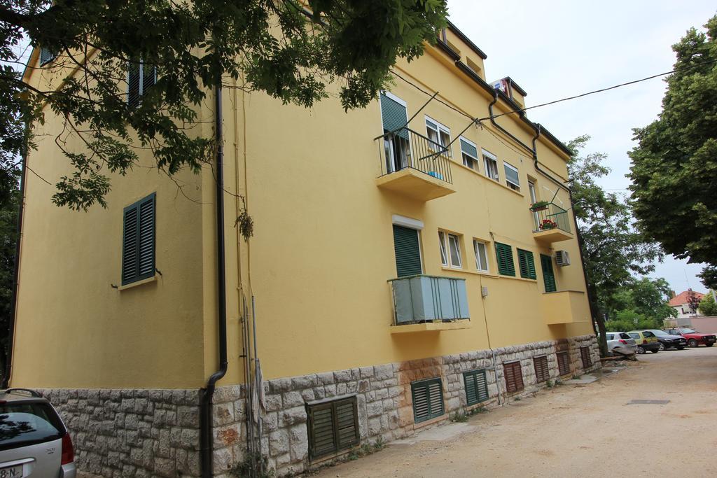 Arta Apartment *
